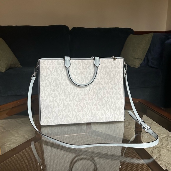 NWT Michael Kors Signature Logo Jessie Large Top Zip Tote in Soft Sky Bag - Picture 2 of 15